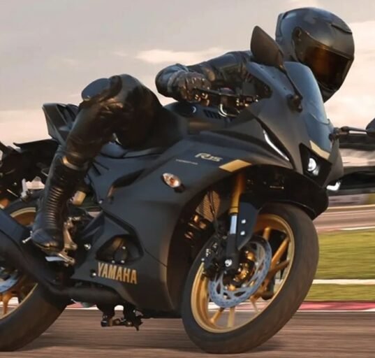 Yamaha R15 V4