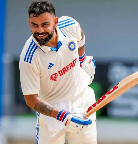 Virat-Kohli-bids-farewell